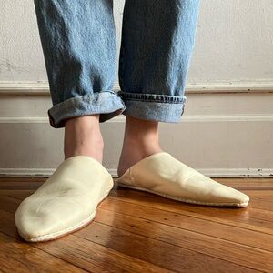 NWOT Handmade Moroccan Babouche Sheepskin Cream Slippers Men Sz 8 Women Sz 10